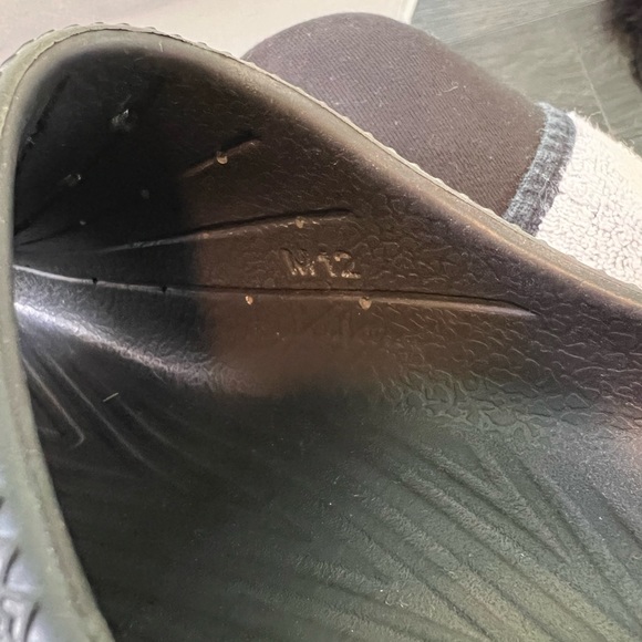 UGG Mens Slide Sandals - Picture 3 of 5